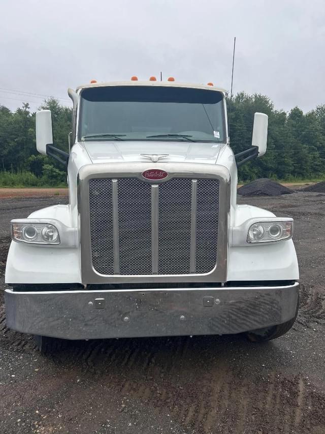 Image of Peterbilt 567 equipment image 4
