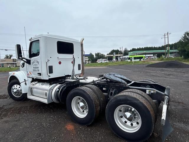 Image of Peterbilt 567 equipment image 2