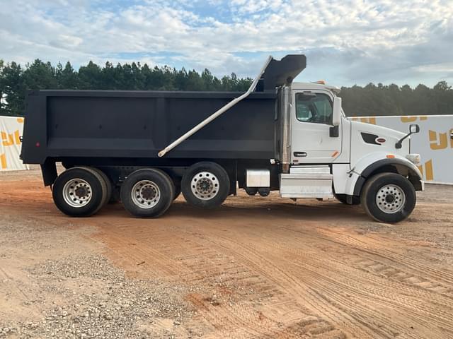 Image of Peterbilt 567 equipment image 3