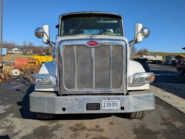 Image of Peterbilt 567 equipment image 1