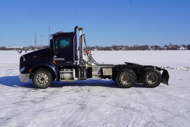 Image of Peterbilt 579 equipment image 2