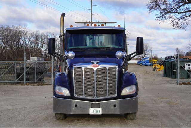 Image of Peterbilt 579 equipment image 2