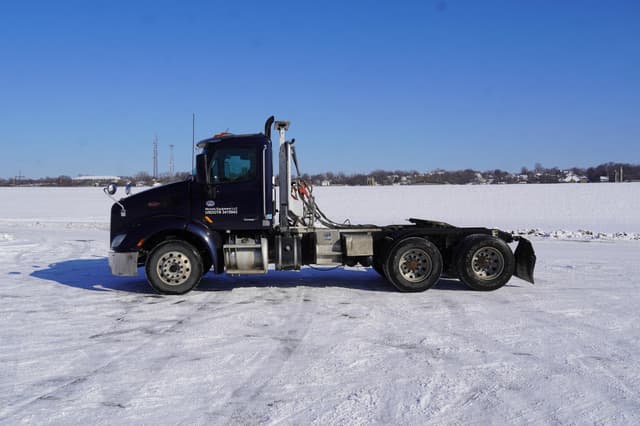 Image of Peterbilt 579 equipment image 1