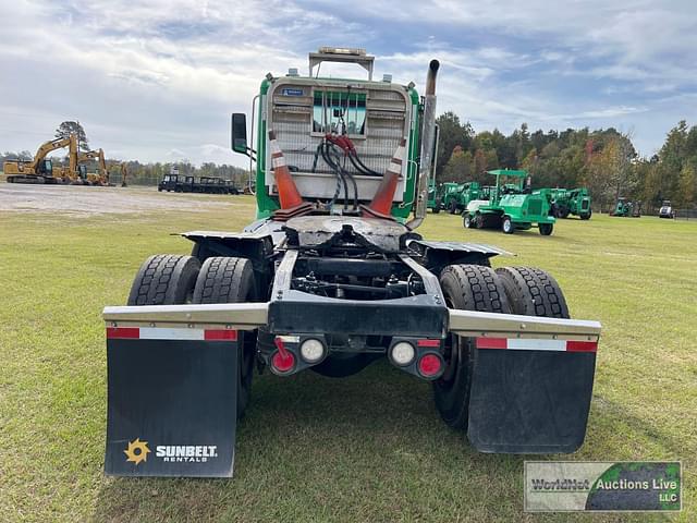 Image of Peterbilt 579 equipment image 4