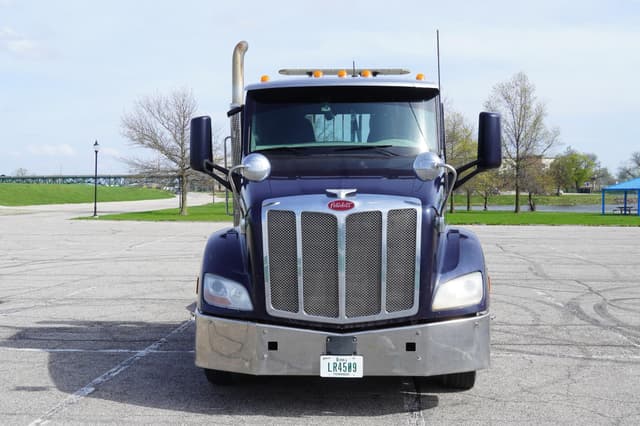 Image of Peterbilt 579 equipment image 2