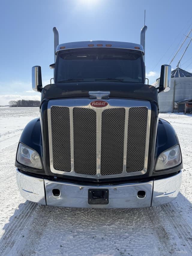Image of Peterbilt 579 equipment image 2