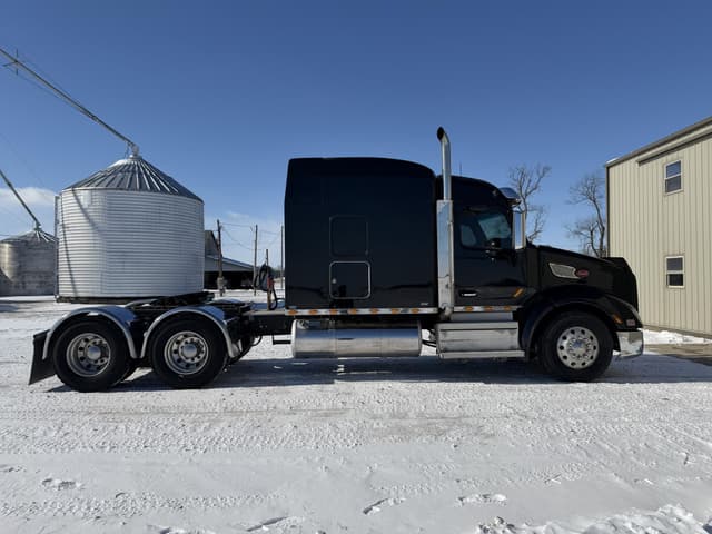 Image of Peterbilt 579 equipment image 4