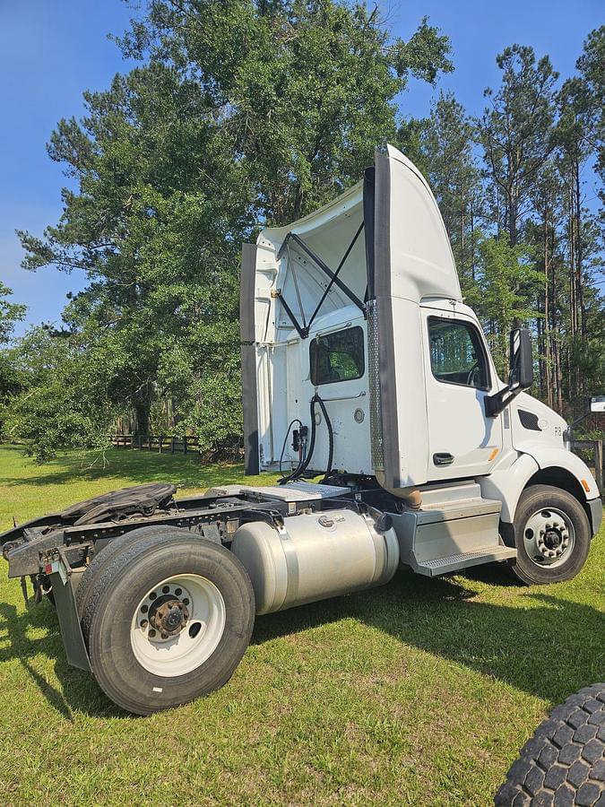 Image of Peterbilt 579 Primary image