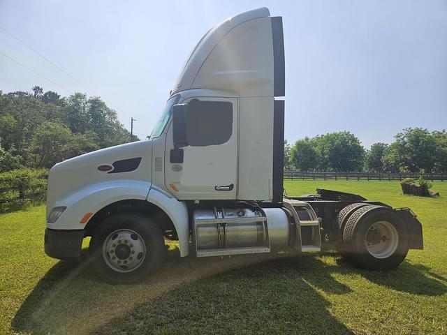 Image of Peterbilt 579 equipment image 2