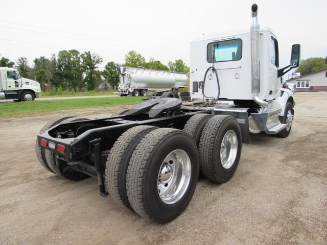 Image of Peterbilt 579 equipment image 3