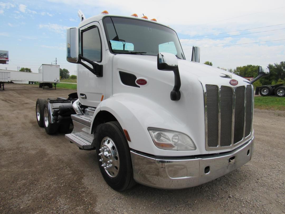Image of Peterbilt 579 Primary image