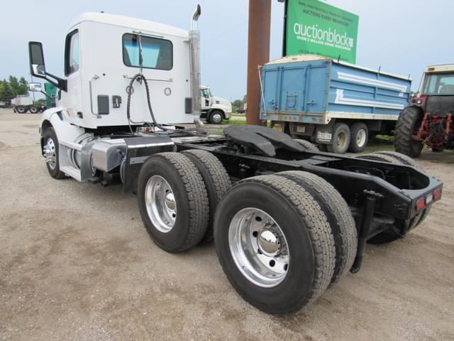 Image of Peterbilt 579 equipment image 2
