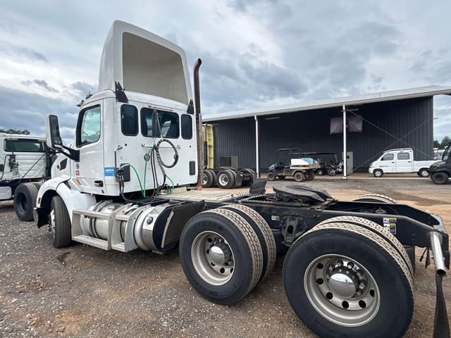 Image of Peterbilt 579 equipment image 3