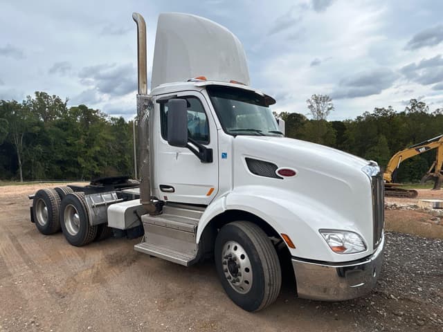 Image of Peterbilt 579 equipment image 1