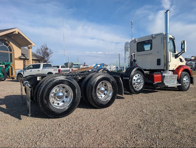 Image of Peterbilt 579 equipment image 2