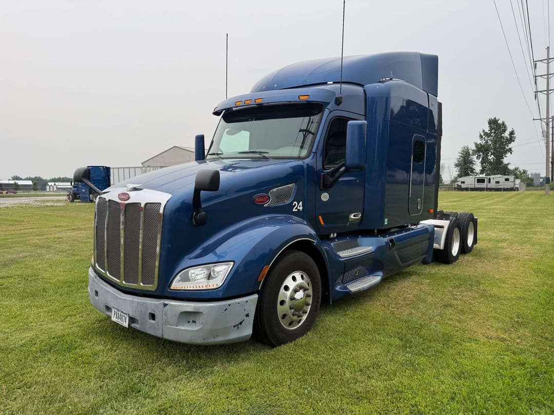 Image of Peterbilt 579 Primary image