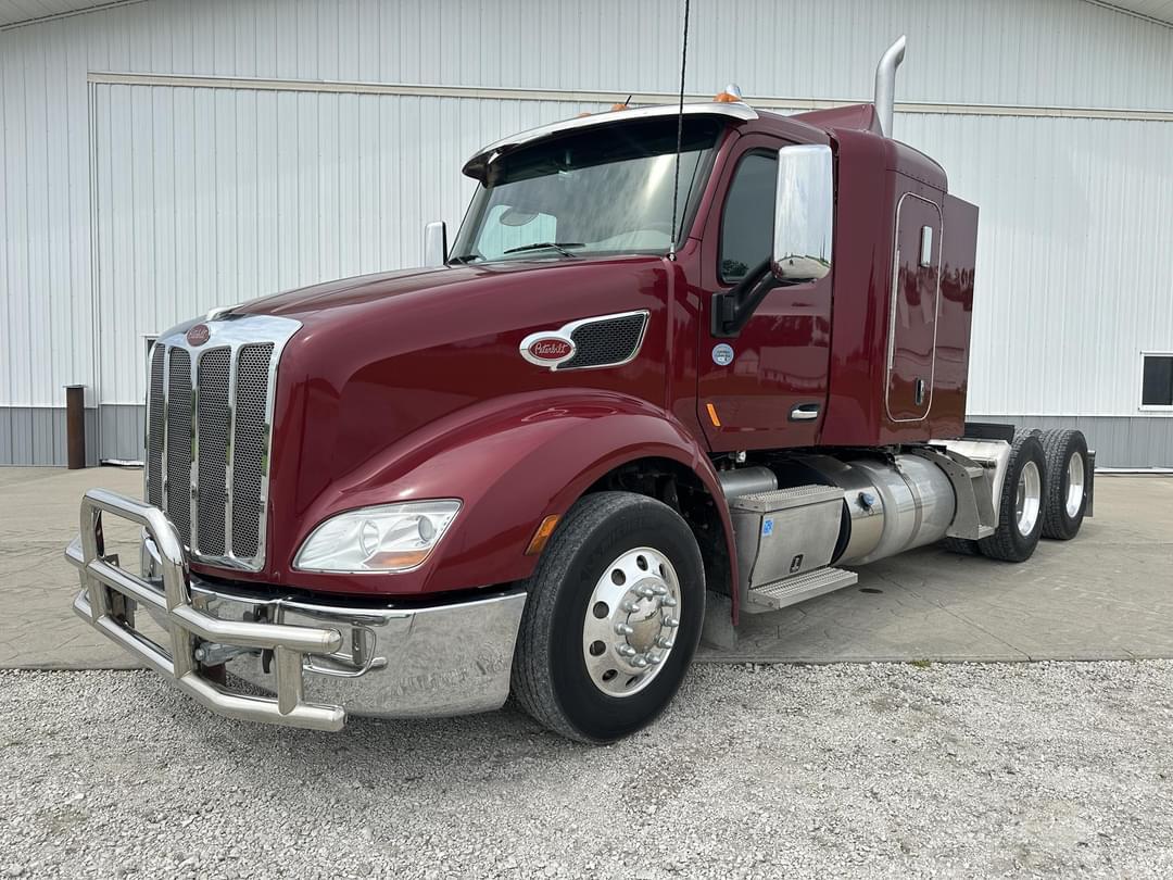 Image of Peterbilt 579 Primary image