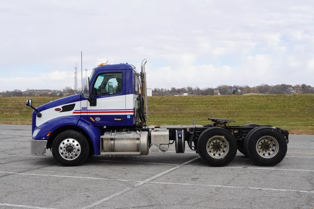 Image of Peterbilt 579 equipment image 1
