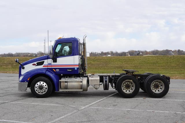 Image of Peterbilt 579 equipment image 1