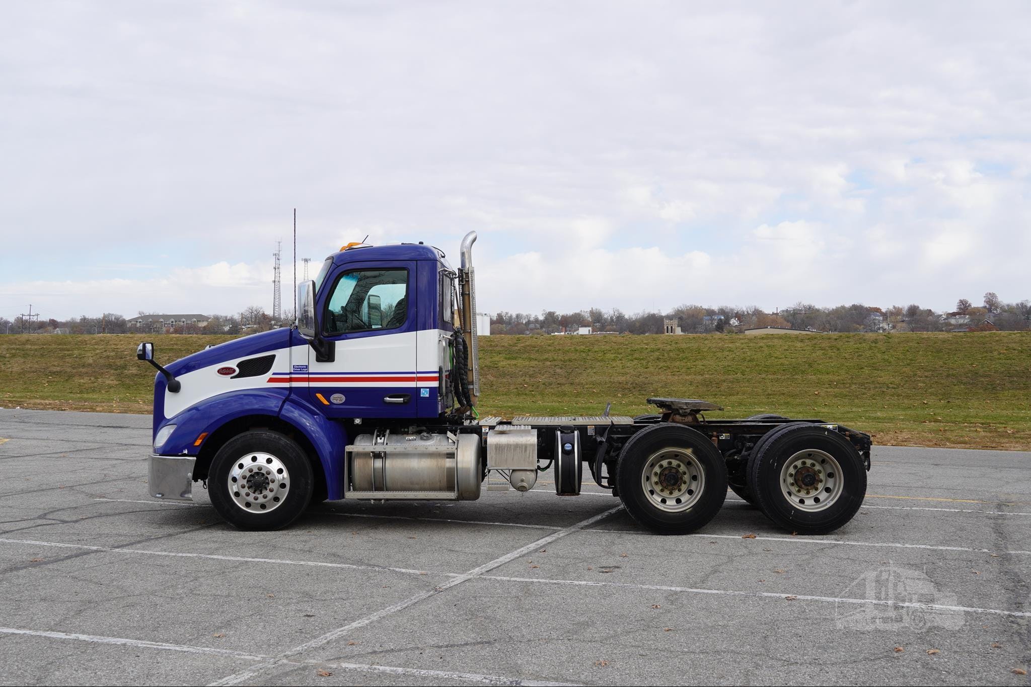 2018 Peterbilt 579 Equipment Image0