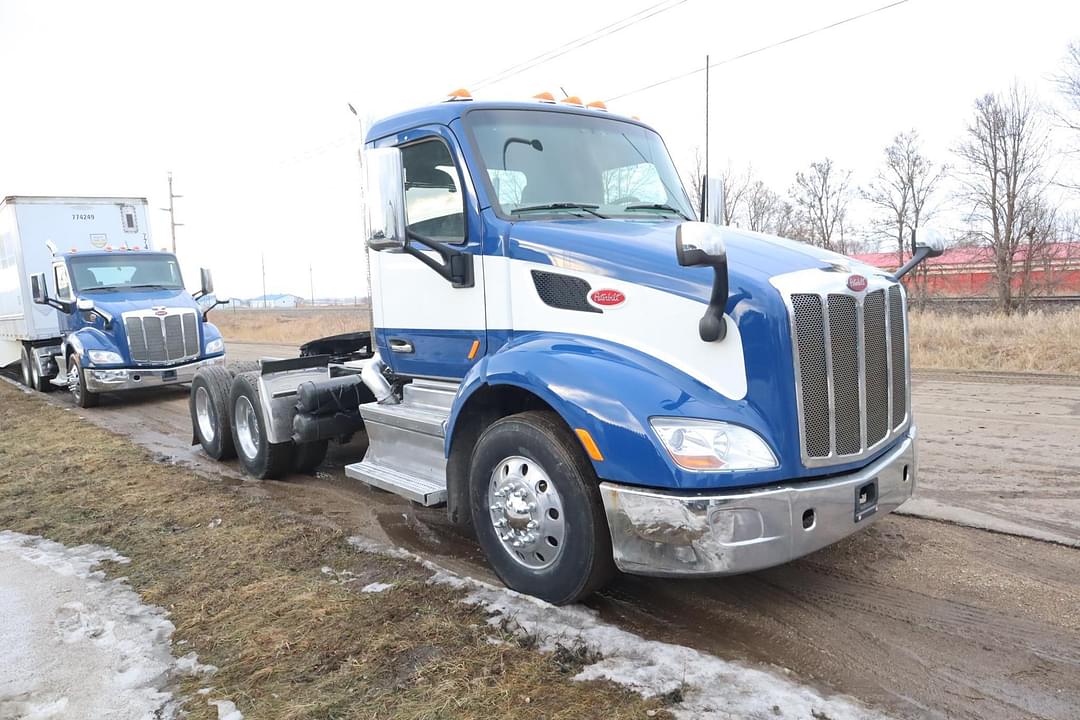 Image of Peterbilt 579 Primary image