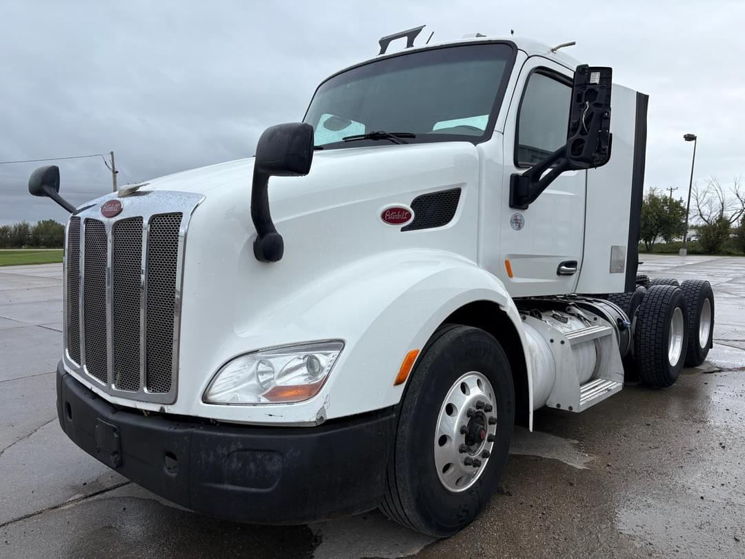 Image of Peterbilt 579 Primary image
