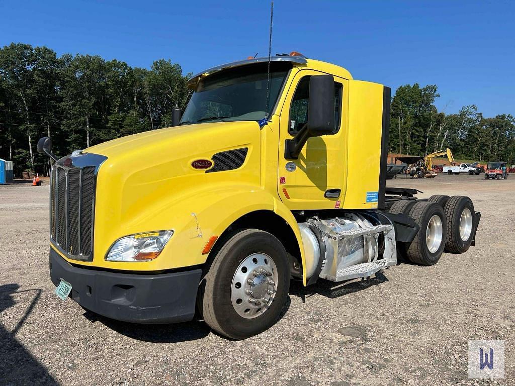 Image of Peterbilt 579 Primary image