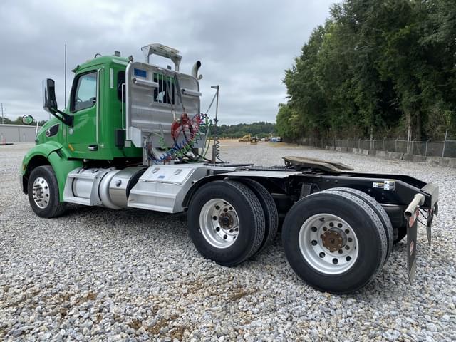 Image of Peterbilt 579 equipment image 1