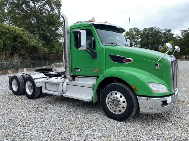 Image of Peterbilt 579 equipment image 3