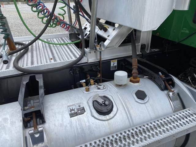 Image of Peterbilt 579 equipment image 4