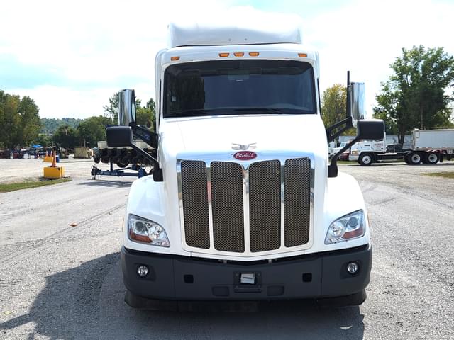 Image of Peterbilt 579 equipment image 2
