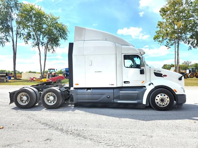 Image of Peterbilt 579 equipment image 3