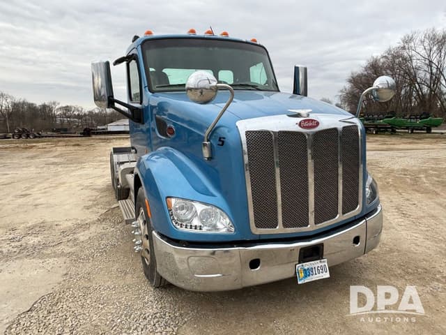 Image of Peterbilt 579 equipment image 3