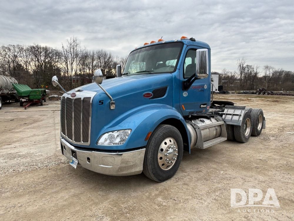 2018 Peterbilt 579 Equipment Image0
