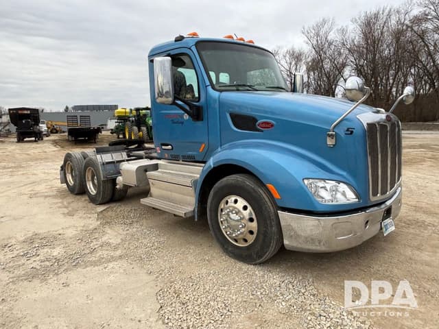 Image of Peterbilt 579 equipment image 4