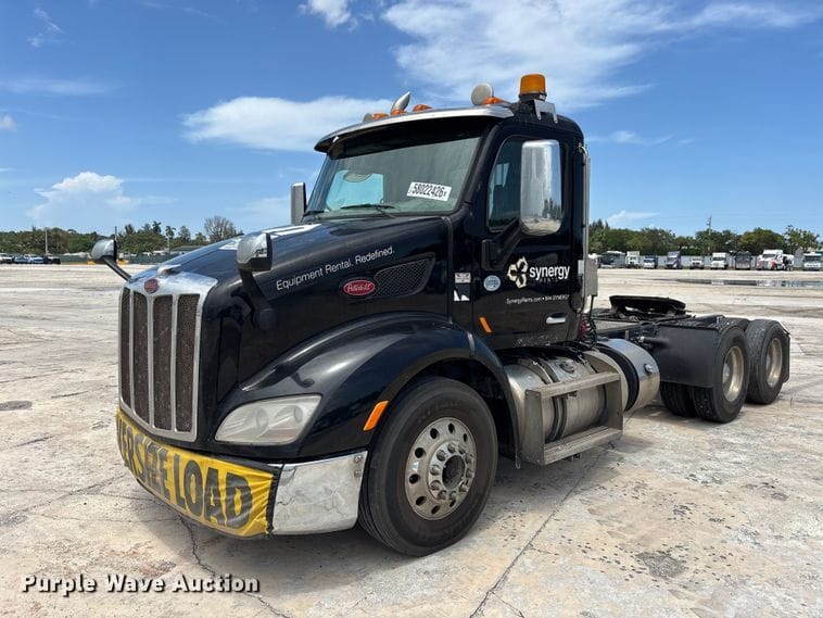 2018 Peterbilt 579 Equipment Image0