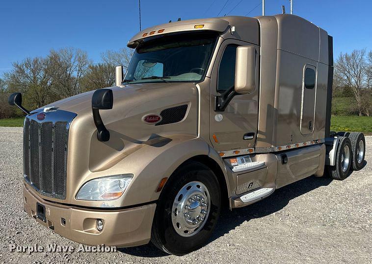 Image of Peterbilt 579 Primary image