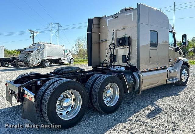 Image of Peterbilt 579 equipment image 4