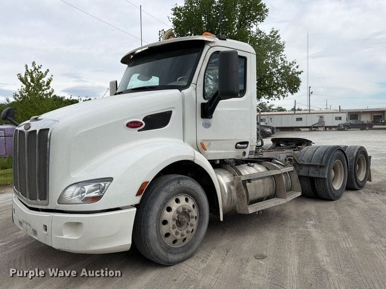 2018 Peterbilt 579 Equipment Image0