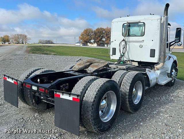 Image of Peterbilt 579 equipment image 4