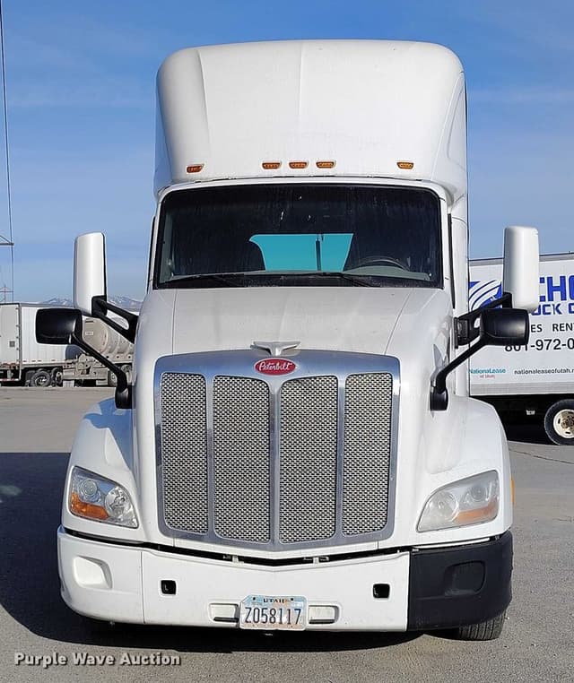 Image of Peterbilt 579 equipment image 1