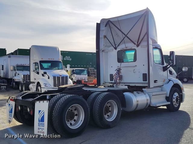 Image of Peterbilt 579 equipment image 4