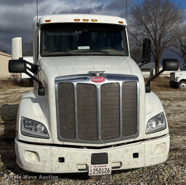 Image of Peterbilt 579 equipment image 1