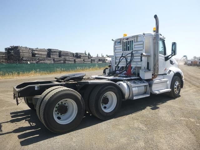 Image of Peterbilt 579 equipment image 2