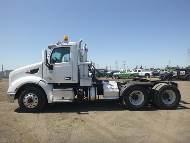 Image of Peterbilt 579 equipment image 4