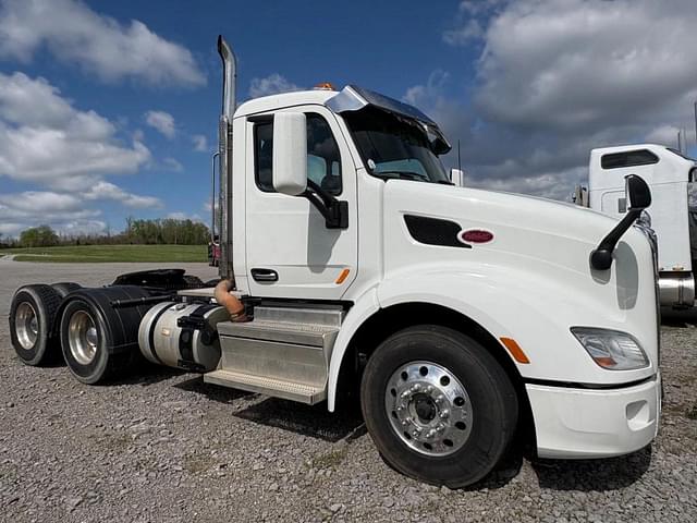 Image of Peterbilt 579 equipment image 1