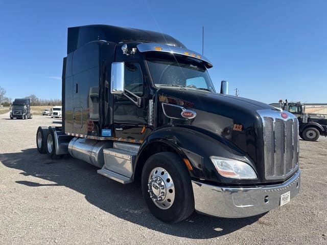 Image of Peterbilt 579 equipment image 1
