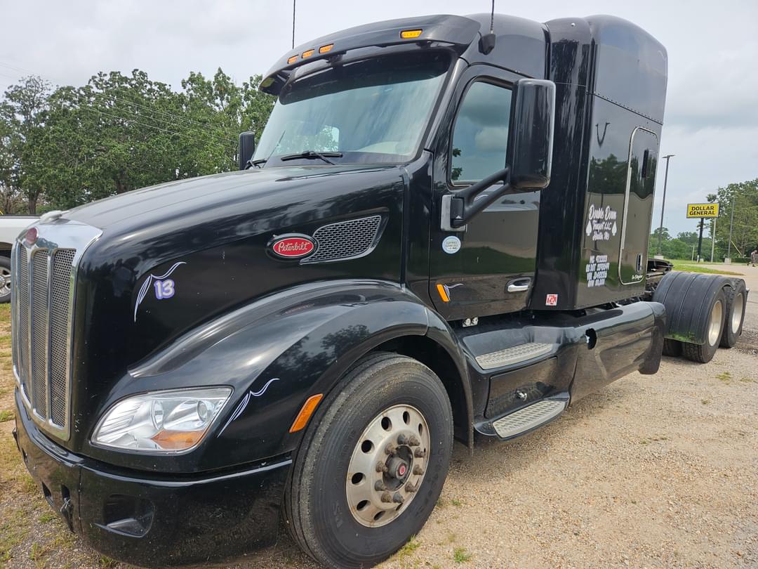 Image of Peterbilt 579 Primary image