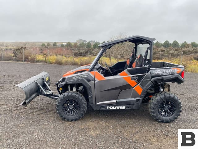 Image of Polaris General 1000 EPS Deluxe equipment image 1