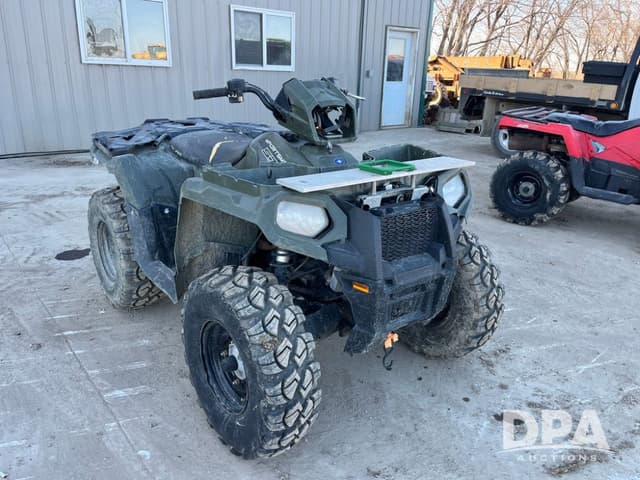 Image of Polaris Sportsman 570 equipment image 2